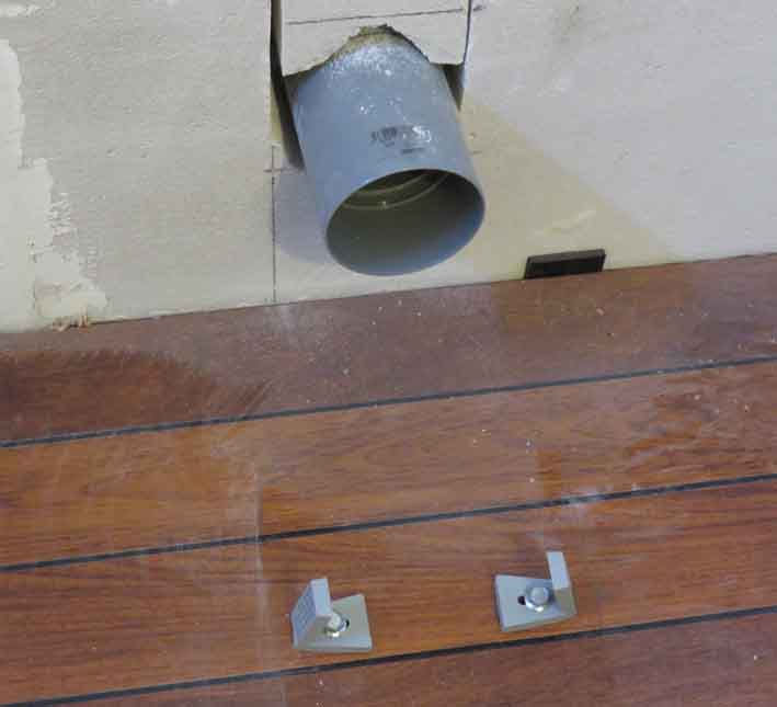 Floor lugs to fix toilet